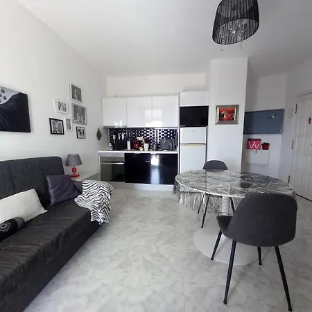 Casa Cherie لوس كريستيانوس